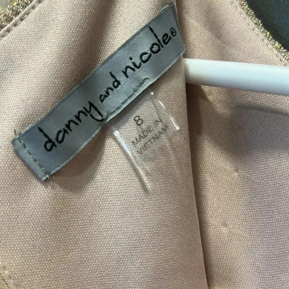 DANNY AND NICOLE BLUSH GOLD CAPE FLARE DRESS SLEEVELESS SIZE8 MOTHER OF BRIDE - Picture 3 of 5